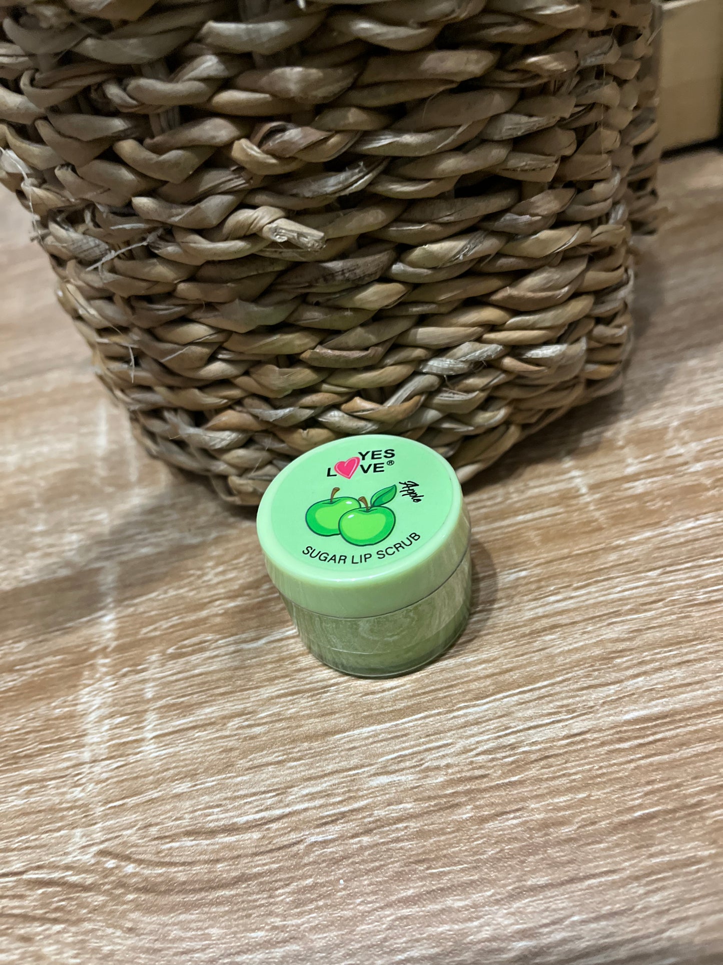 Gommage sucre lèvres pomme