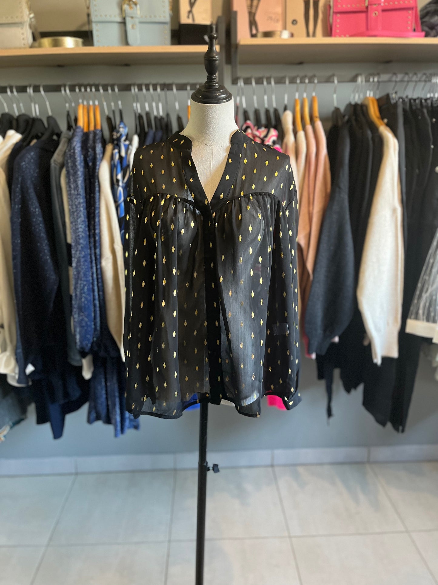 Blouse noir et doré