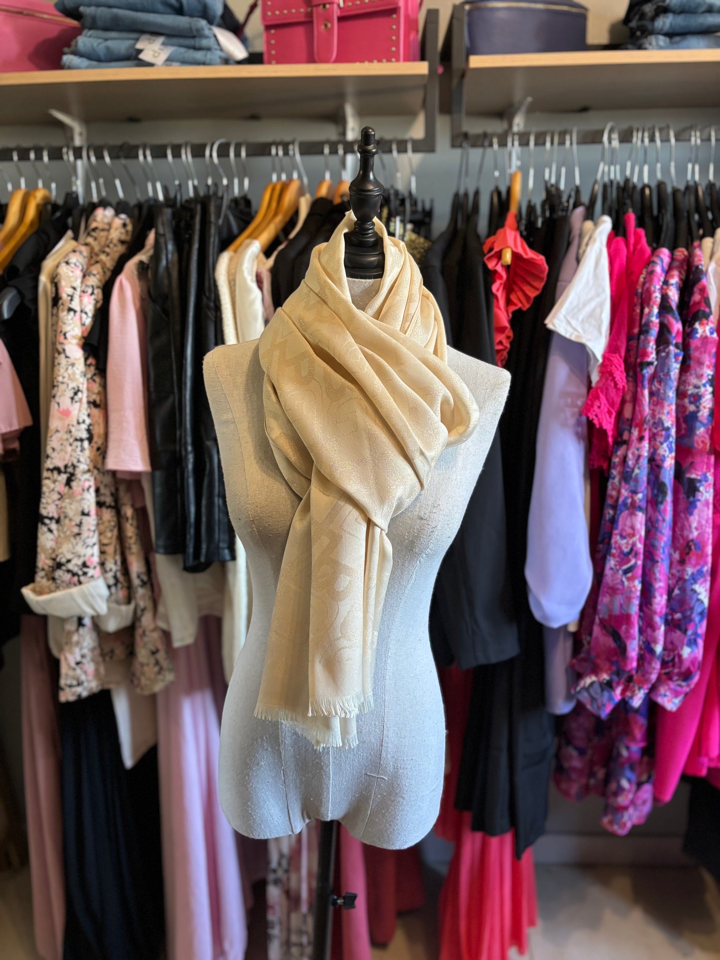 Foulard beige brillant