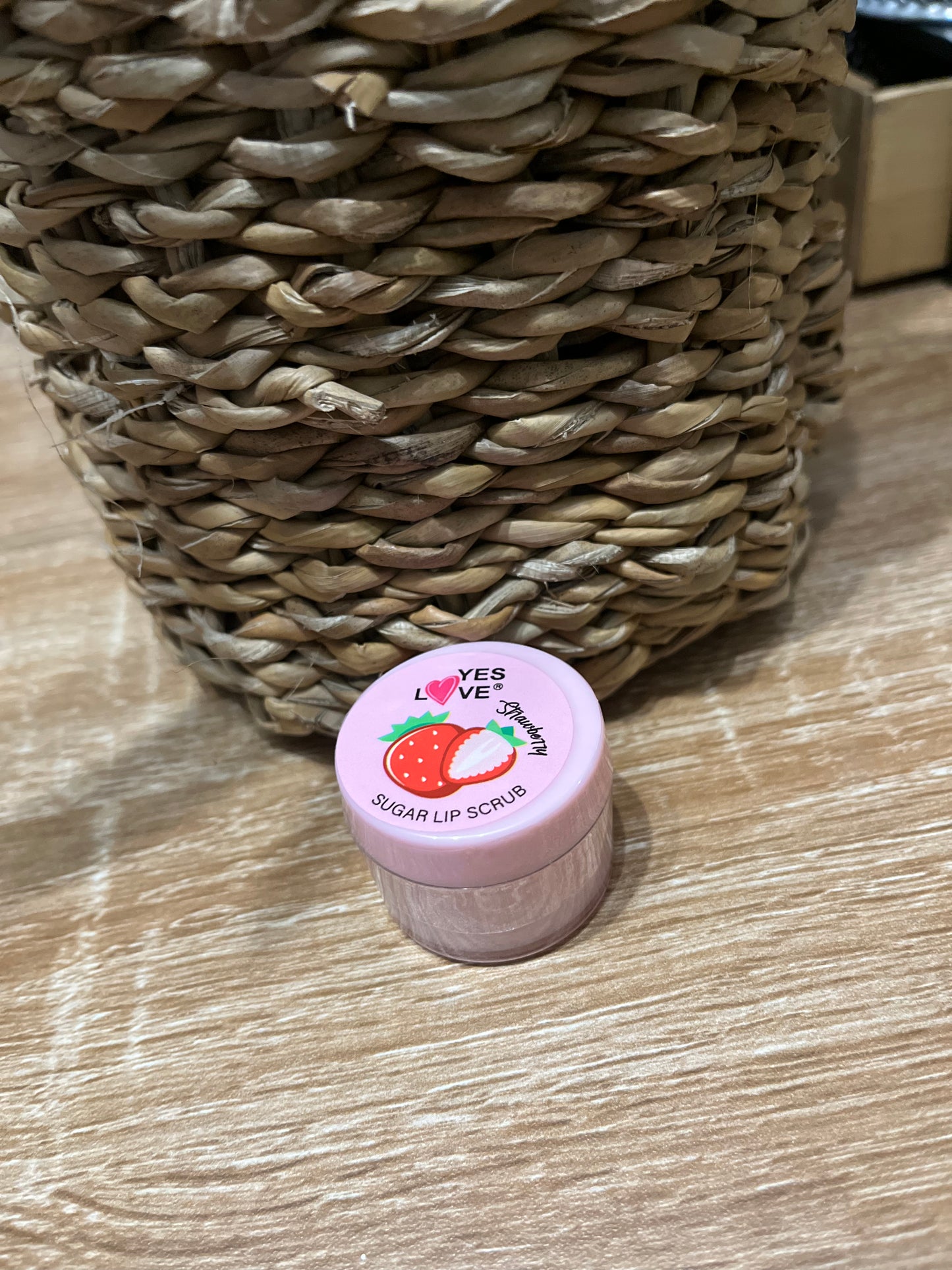 Gommage sucre lèvres fraise