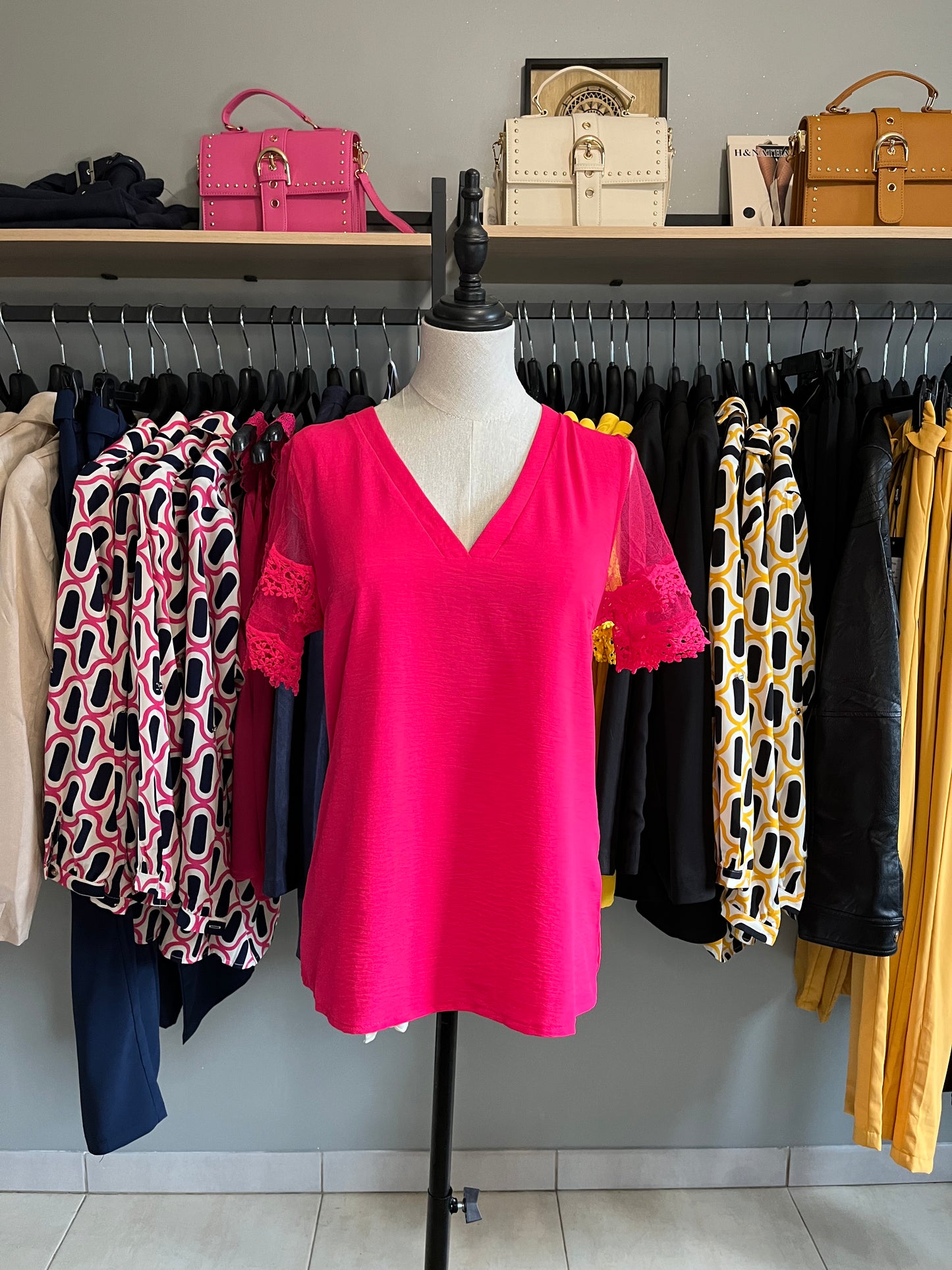 Haut manches dentelle