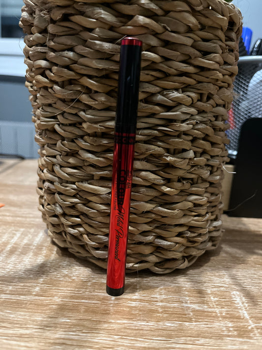 Eye-liner métallisé rouge