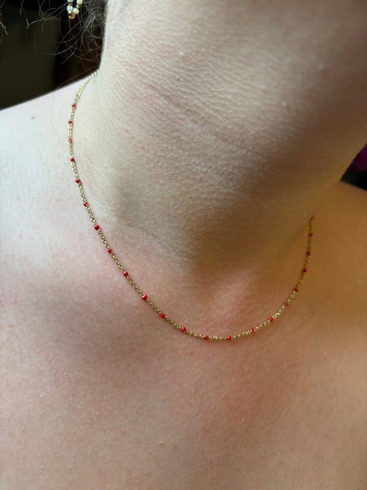 Collier rouge