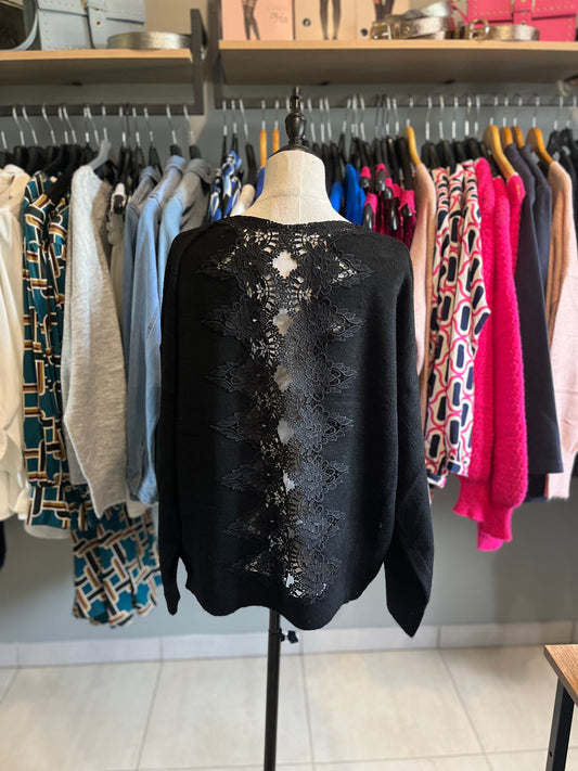 Pull dentelle noir