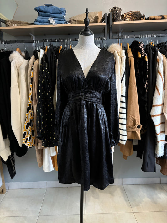 Robe noir satiné