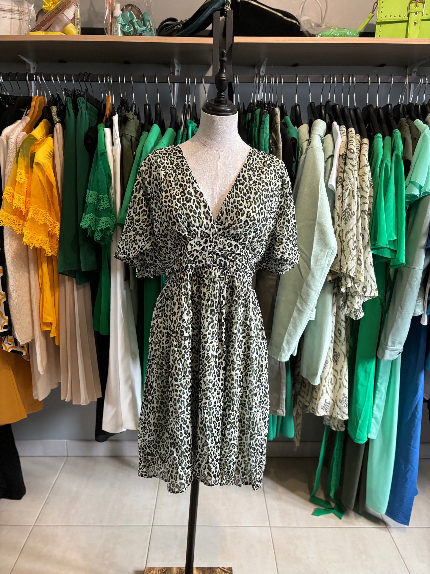 Robe léopard verte